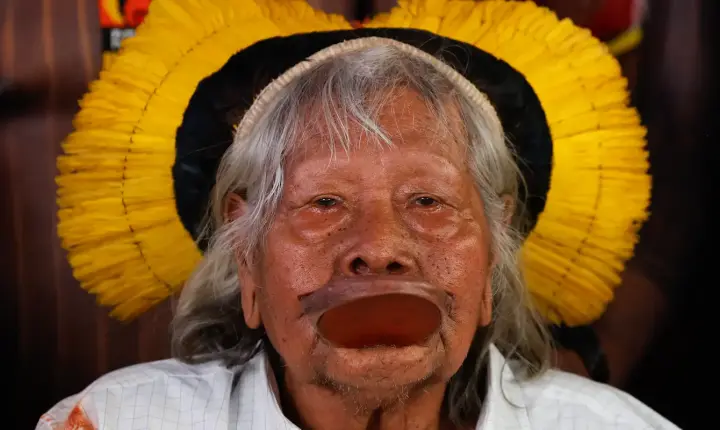Cacique Raoni, de 94 anos, recebe cuidados paliativos em Mato Grosso